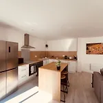 Le Felicite Spacieux Avec Parking Apartmán *