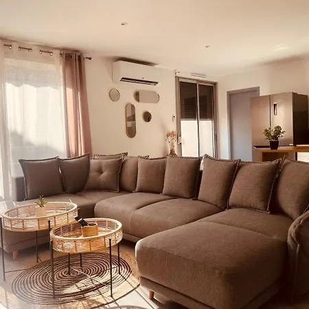 Le Felicite Spacieux Avec Parking Apartment