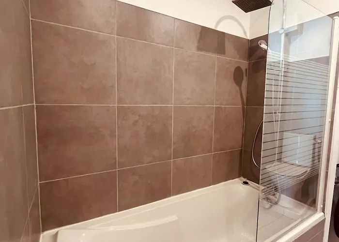 Le Felicite Spacieux Avec Parking Apartment Nîmes